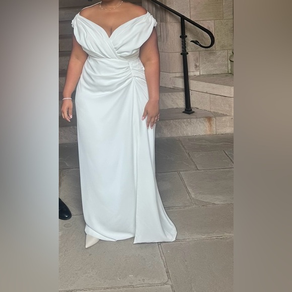 Wedding dress - Picture 4 of 4